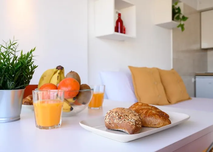 Apartment Sea & Mountain, Front Line, 1 Min To By 10tosea *