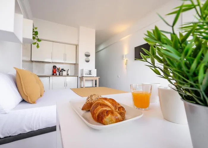 Apartment Sea & Mountain, Front Line, 1 Min To By 10tosea Fuengirola